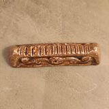 Ceramic slipware knife rest