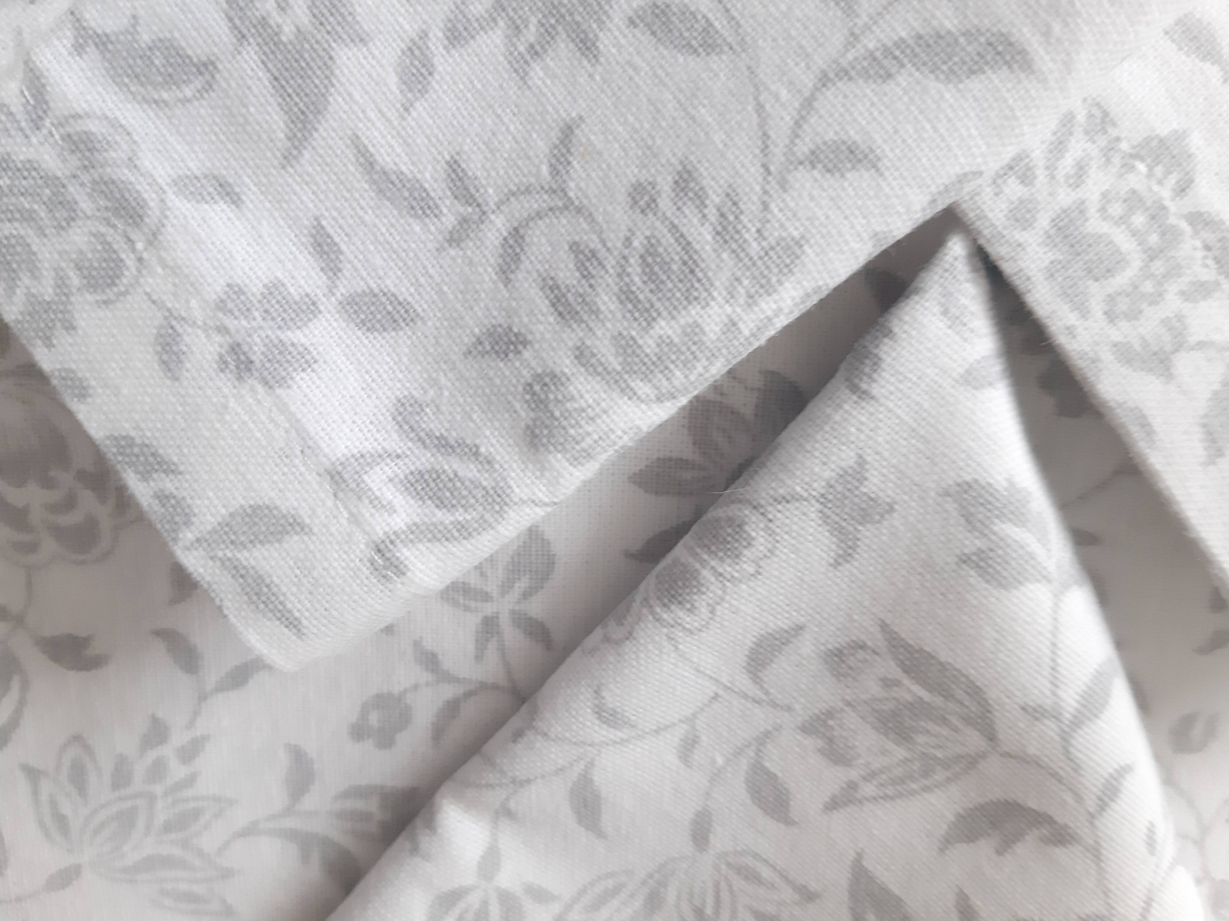 Tablecloth & towels