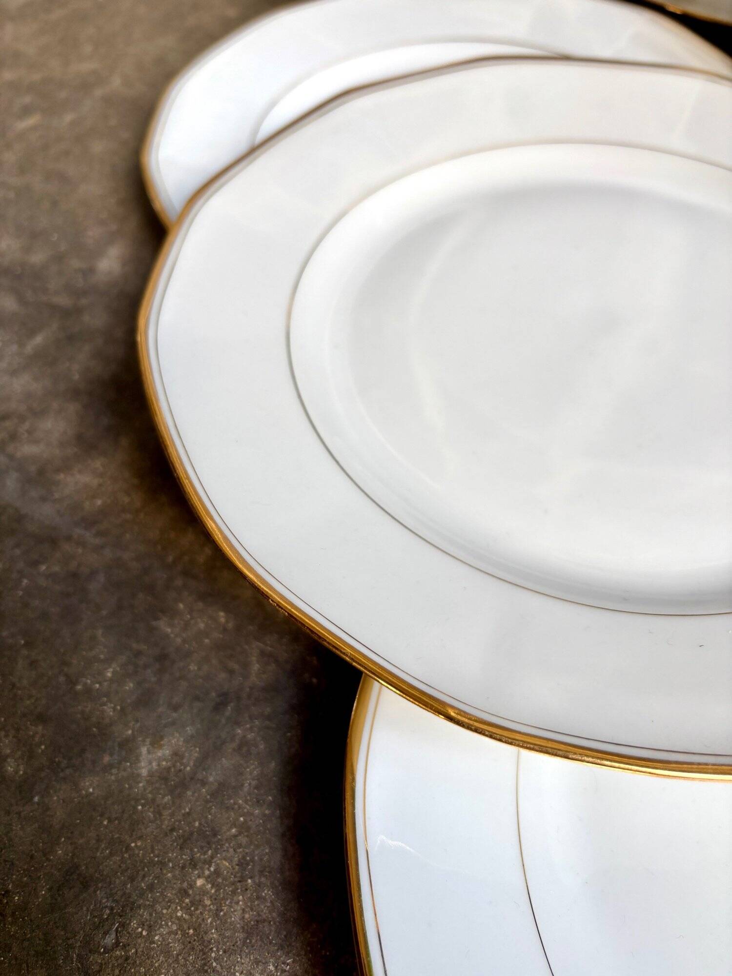 6 CBCie white and gold porcelain dinner plates
