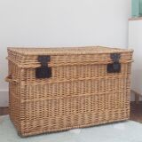 Wicker trunk