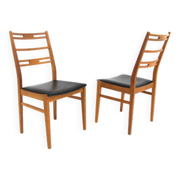 Set of 2 Scandinavian oak chairs, Sweden, 1970.