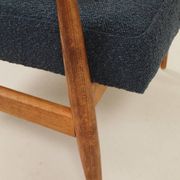 Fauteuil scandinave en bouclé bleu marine conçu par H. Lis.