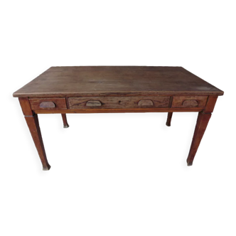 Old farmhouse table in solid oak