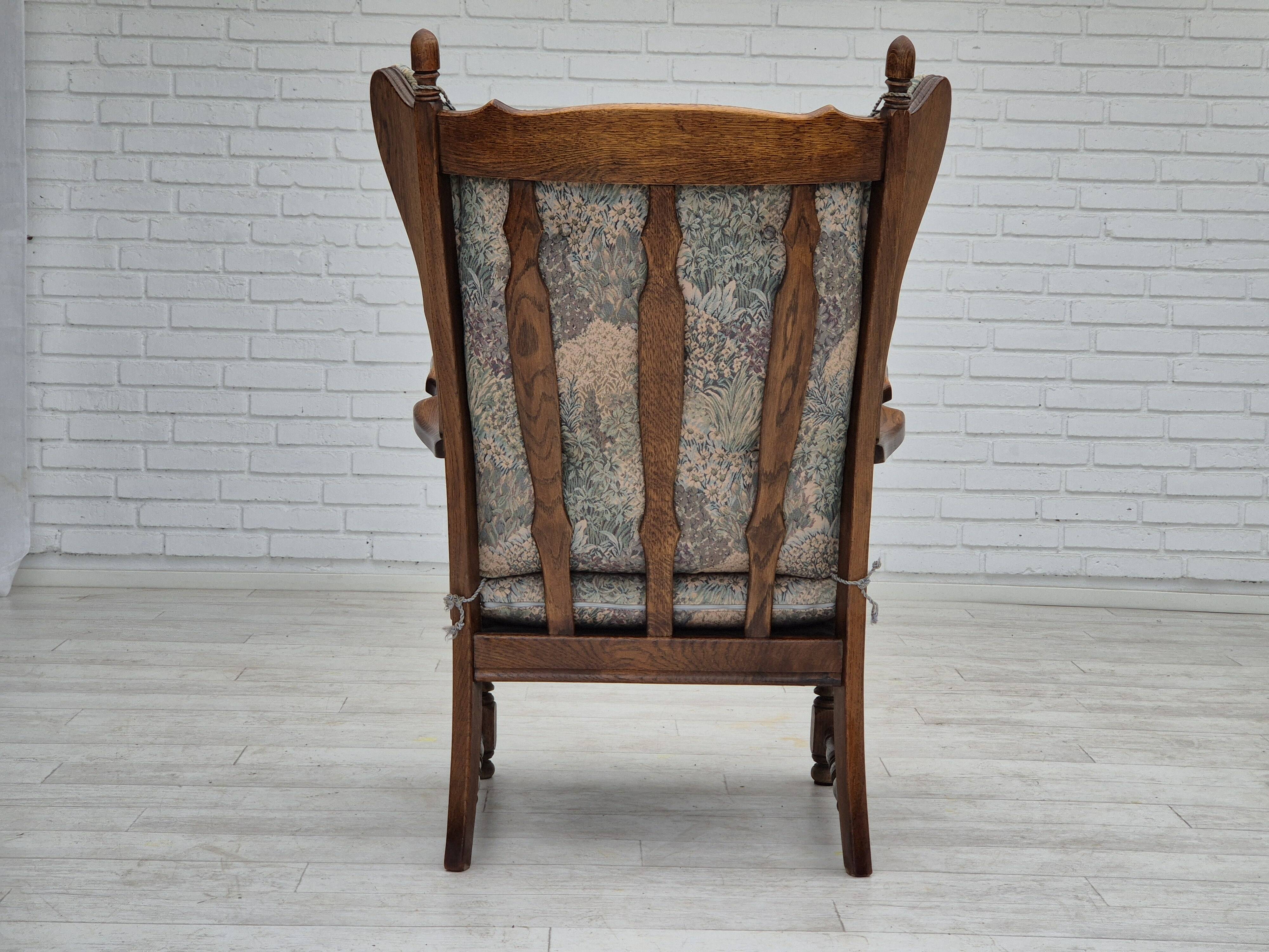 Années 1960, design danois, fauteuil à dossier haut par Regan Møbelfabrik, Aarhus, état d'origine.
