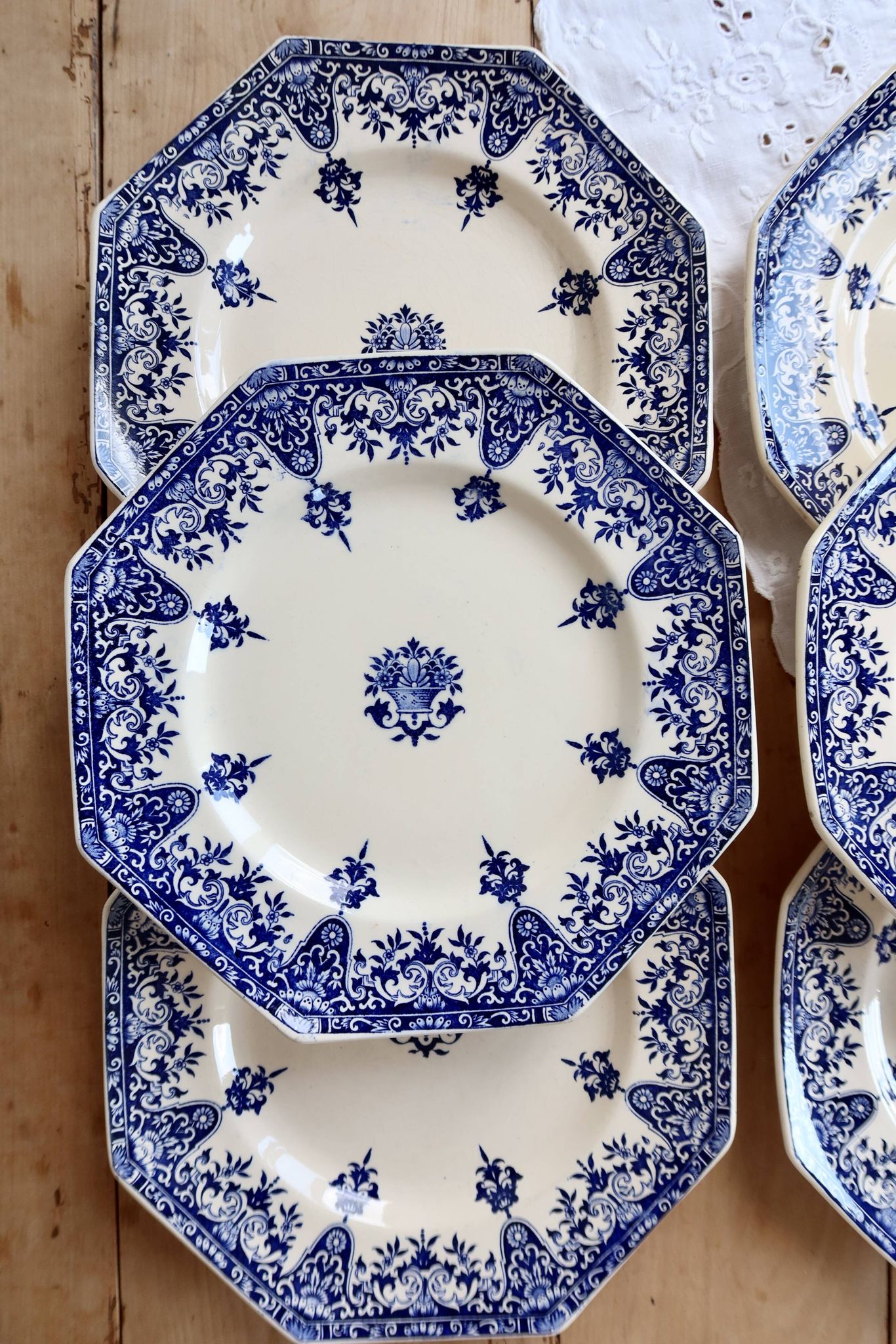 6 assiettes plates terre de fer Longchamp modèle Rouen XIXe siècle