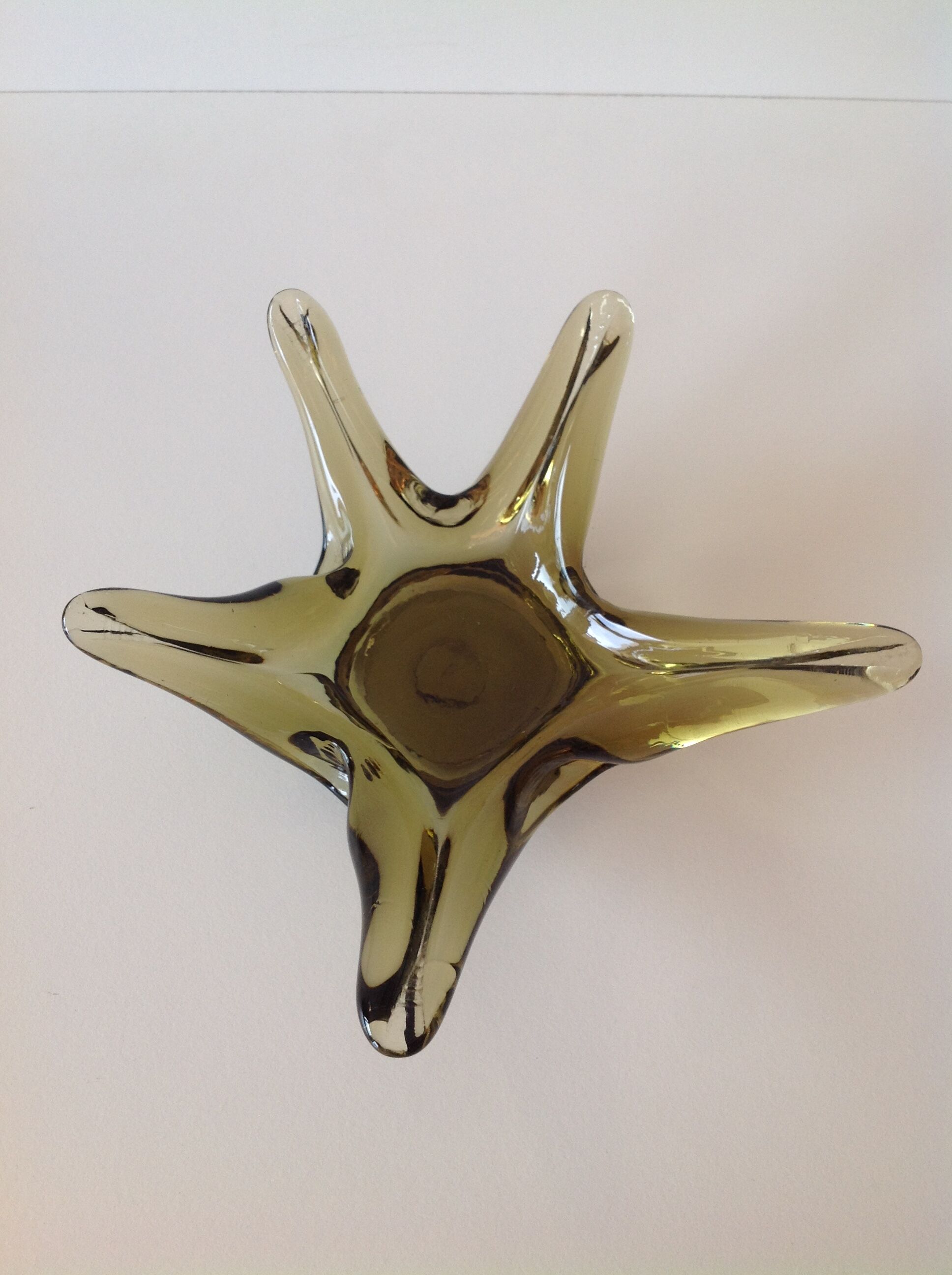 Empty pocket glass star