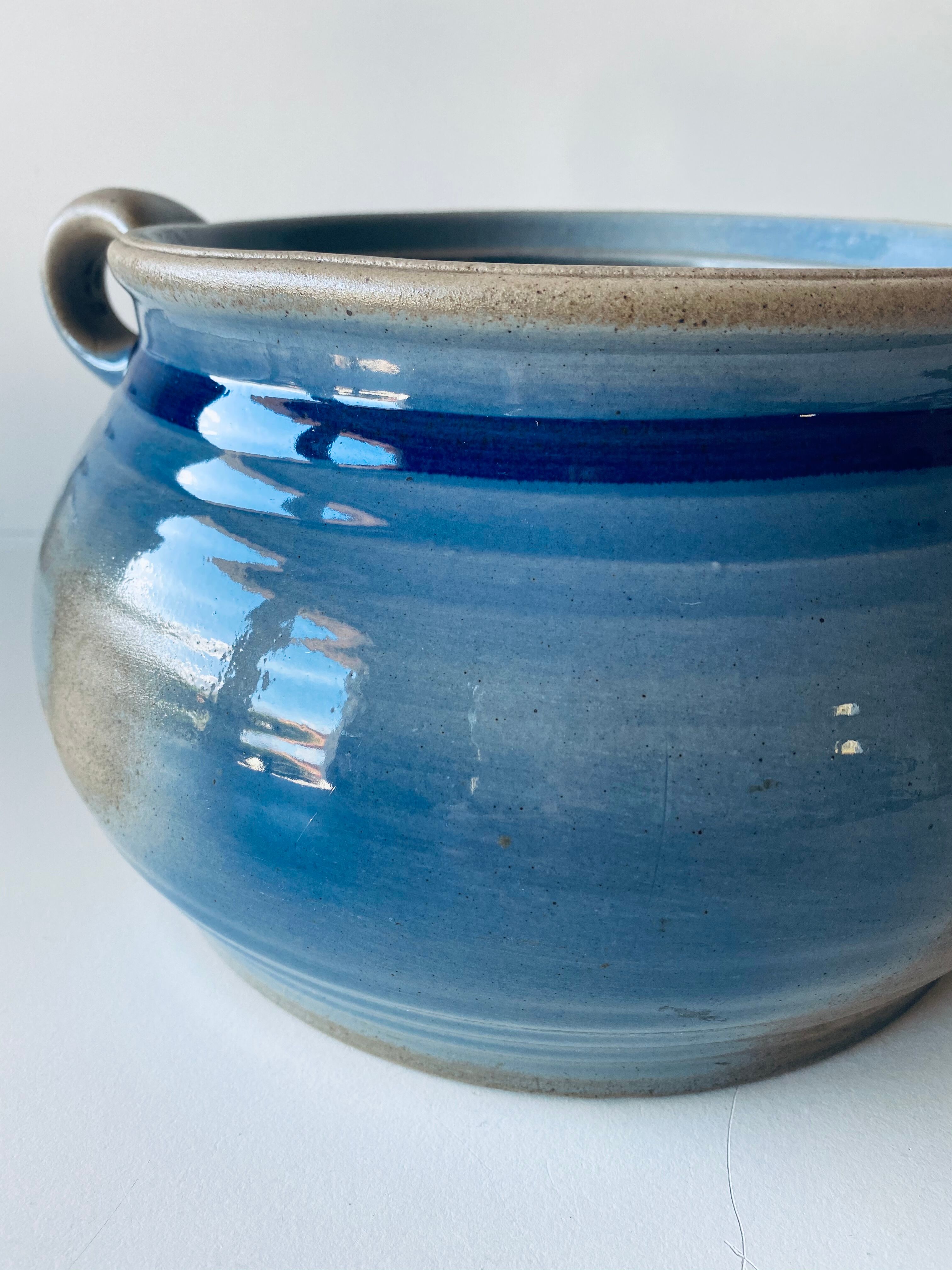 Sandstone pot or garnish