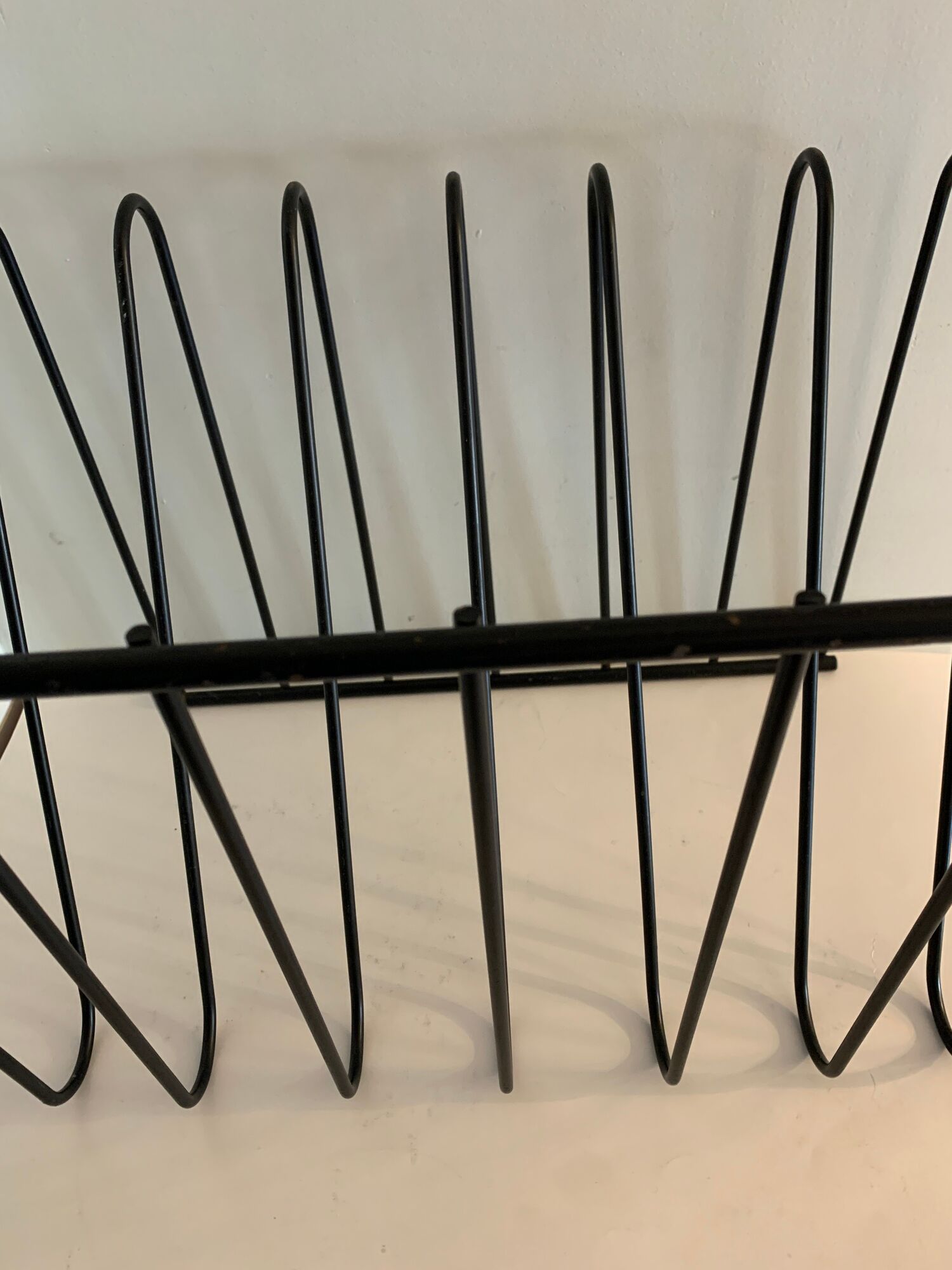 Magazine holder, black metal in Z, 1970