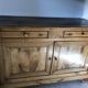 Buffet ancien en noyer blond