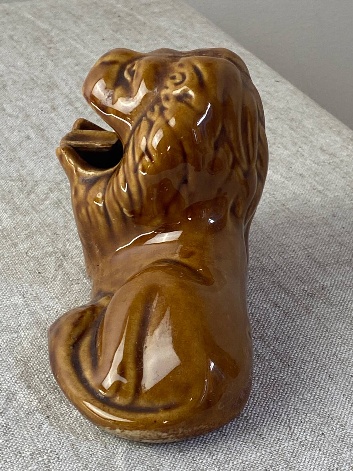 Ceramic lion ashtray