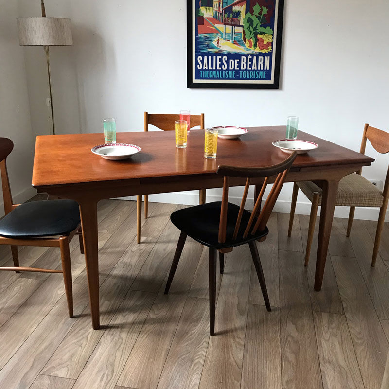 Scandinavian table