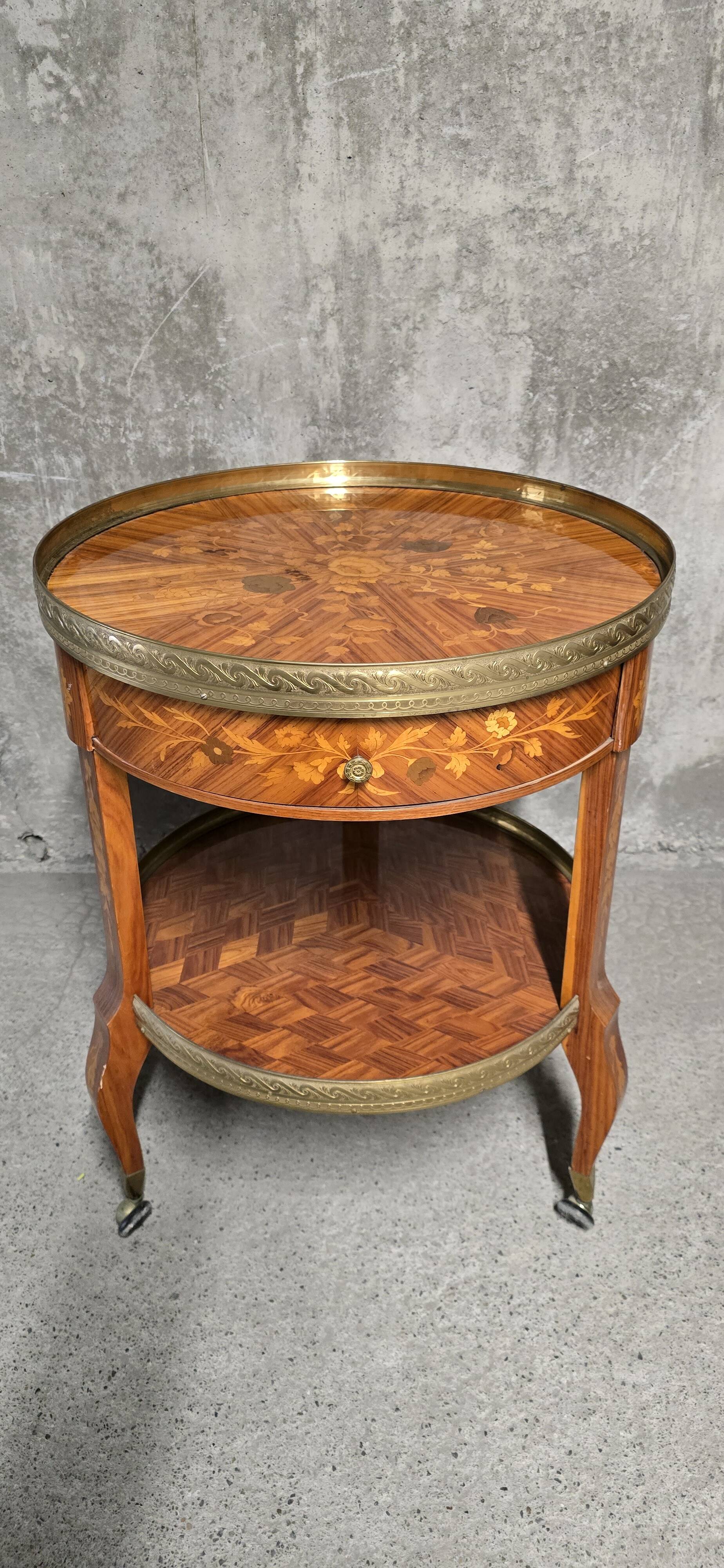 Marquetry-decorated gueridon – 20th century