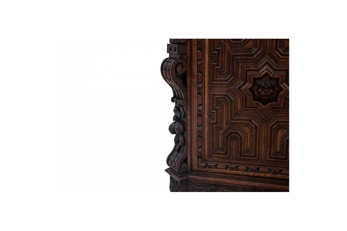 Buffet sculpté, France, vers 1880.
