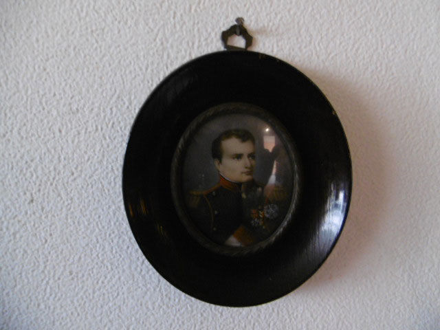 Napoleon 1st - frame medaillon painting on bone signee hil