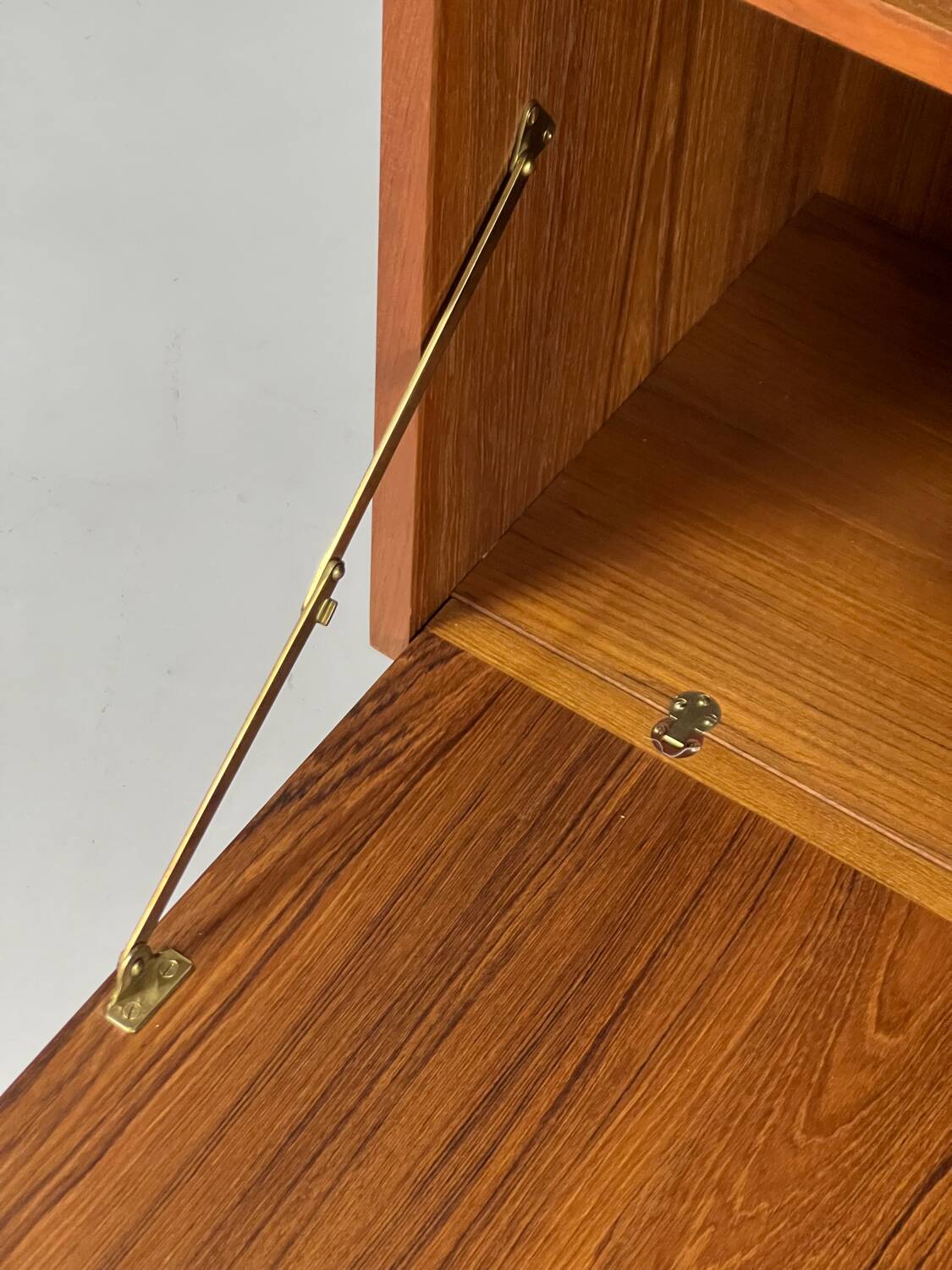 Buffet haut vintage Schrank, design danois, années 1960, milieu du siècle