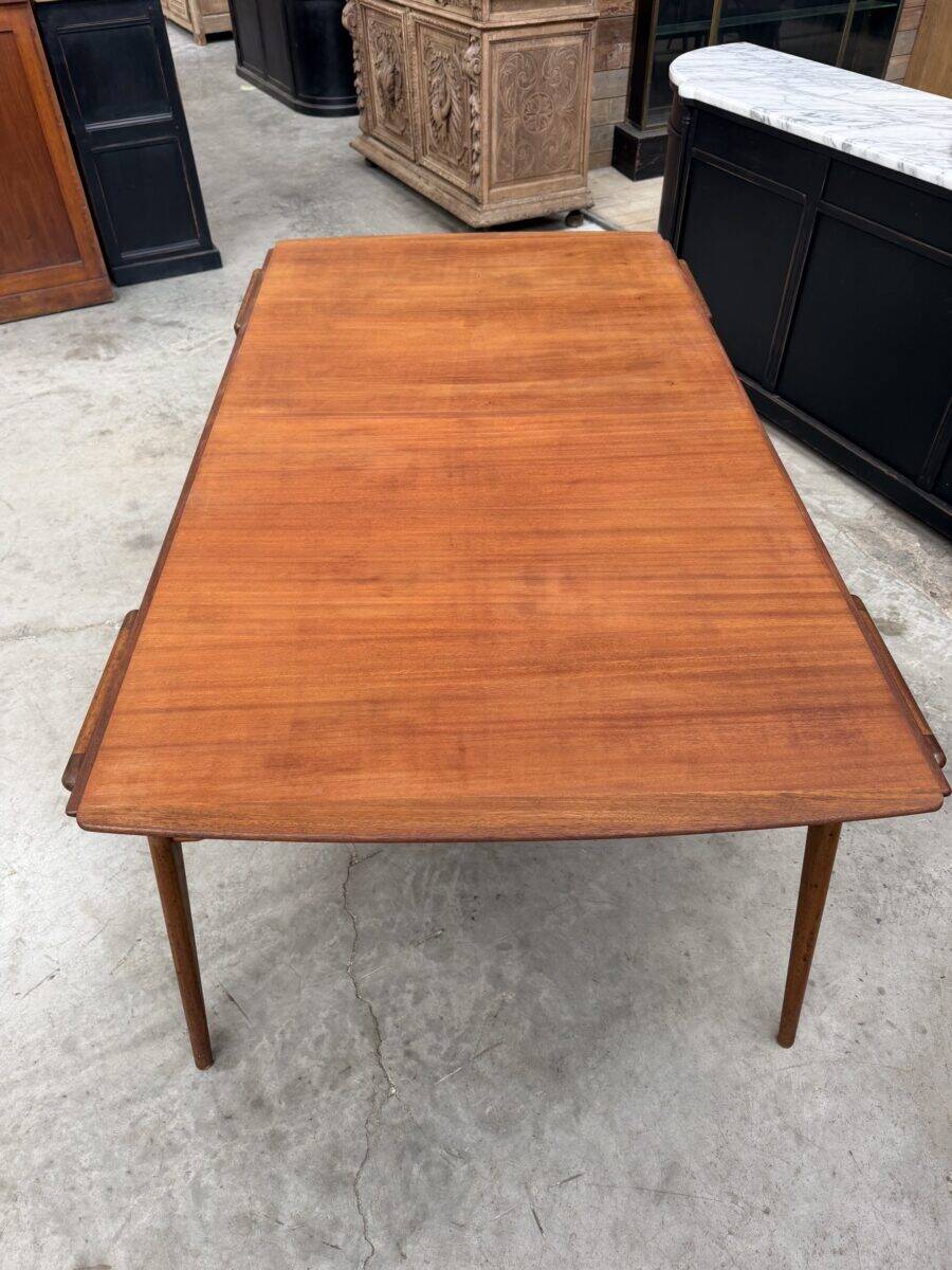 Dining table by Louis Paolozzi published by René Godfrid