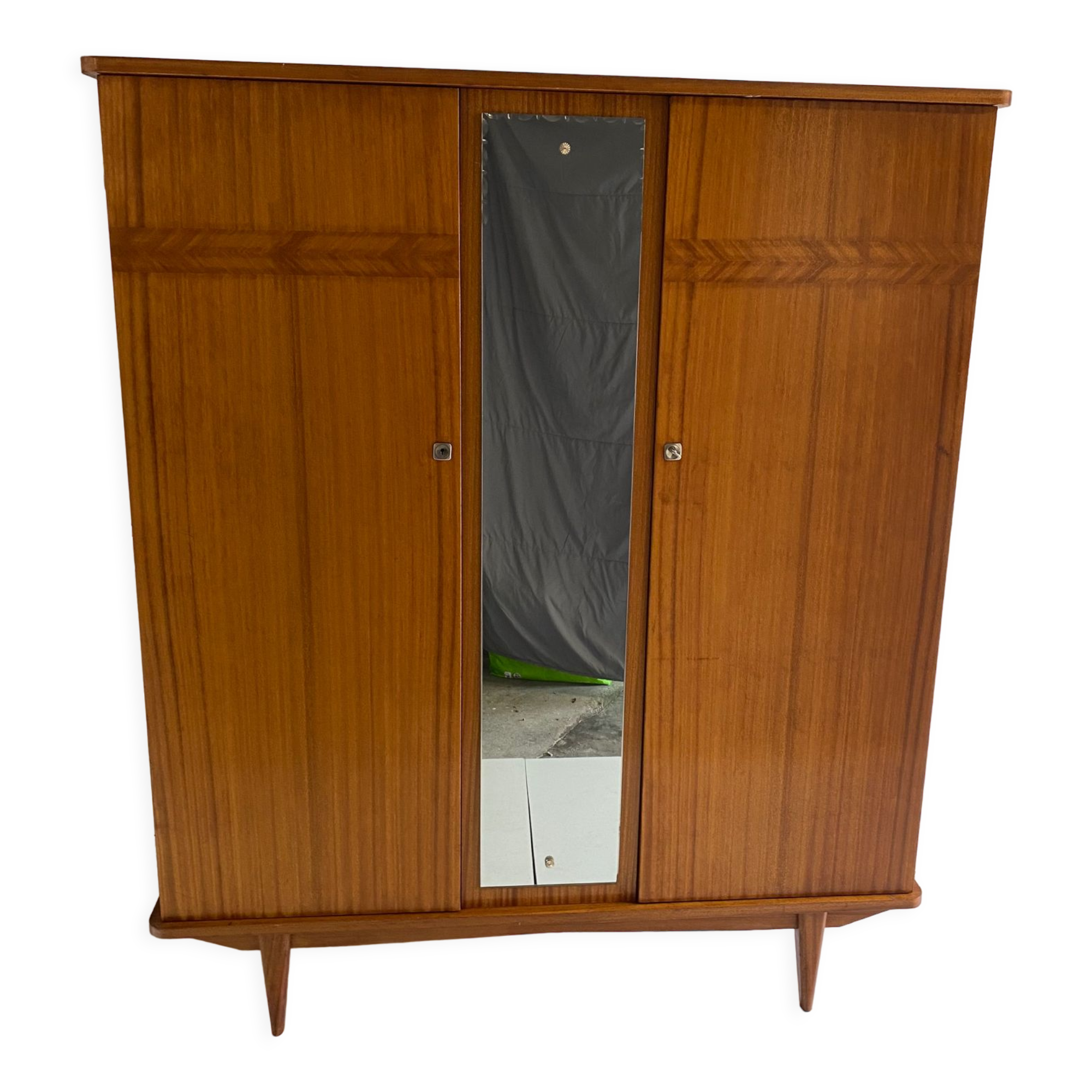 Vintage wardrobe feet compass