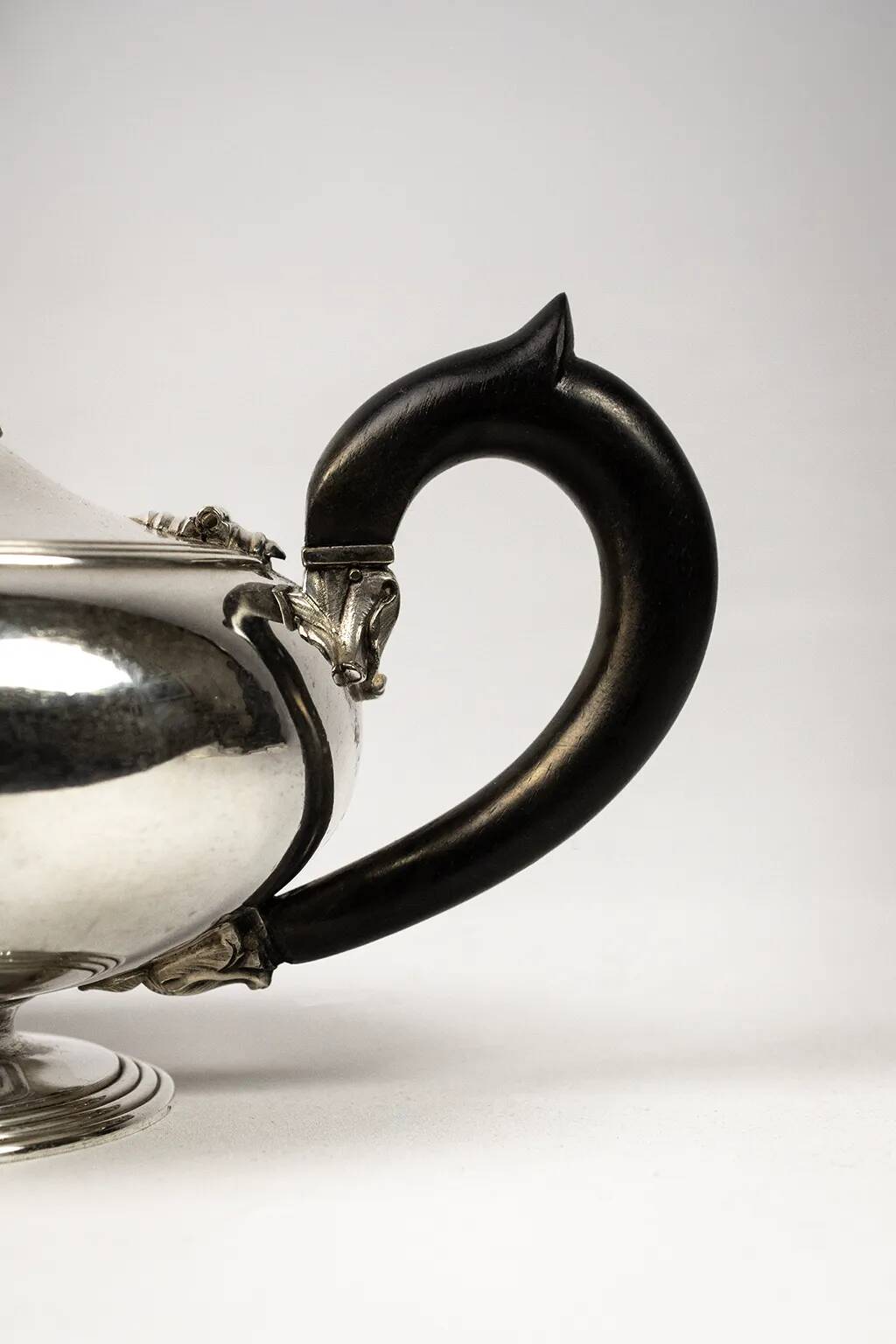 Christofle teapot in silver-plated metal and blackened wood – late 19th century