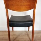 Suite of 4 Scandinavian style chairs