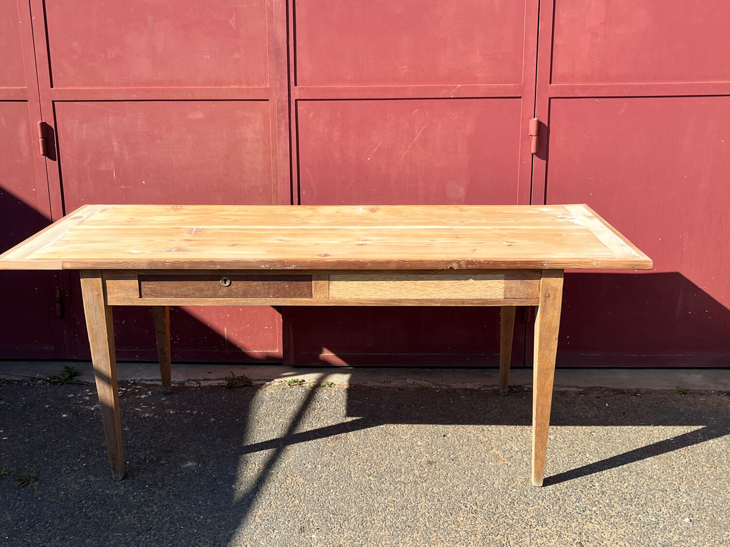 Spindle leg farm table