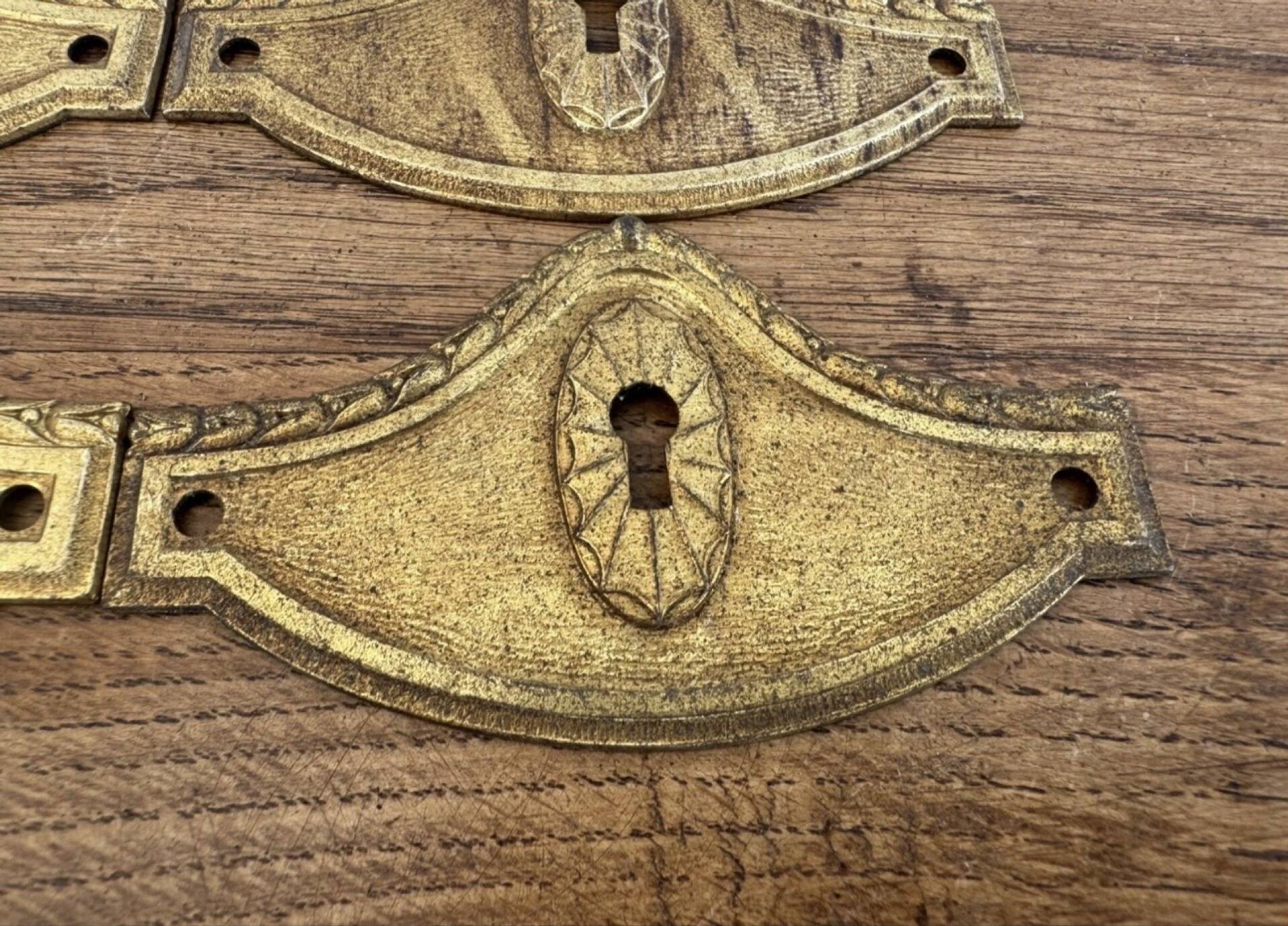 4 antique bronze/gilded brass lock plates Louis XV furniture Na