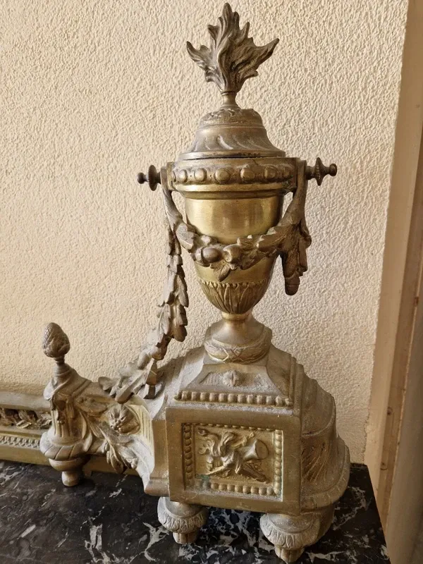 Fireplace front, firebar, fire guard in gilded bronze Louis XVI style.