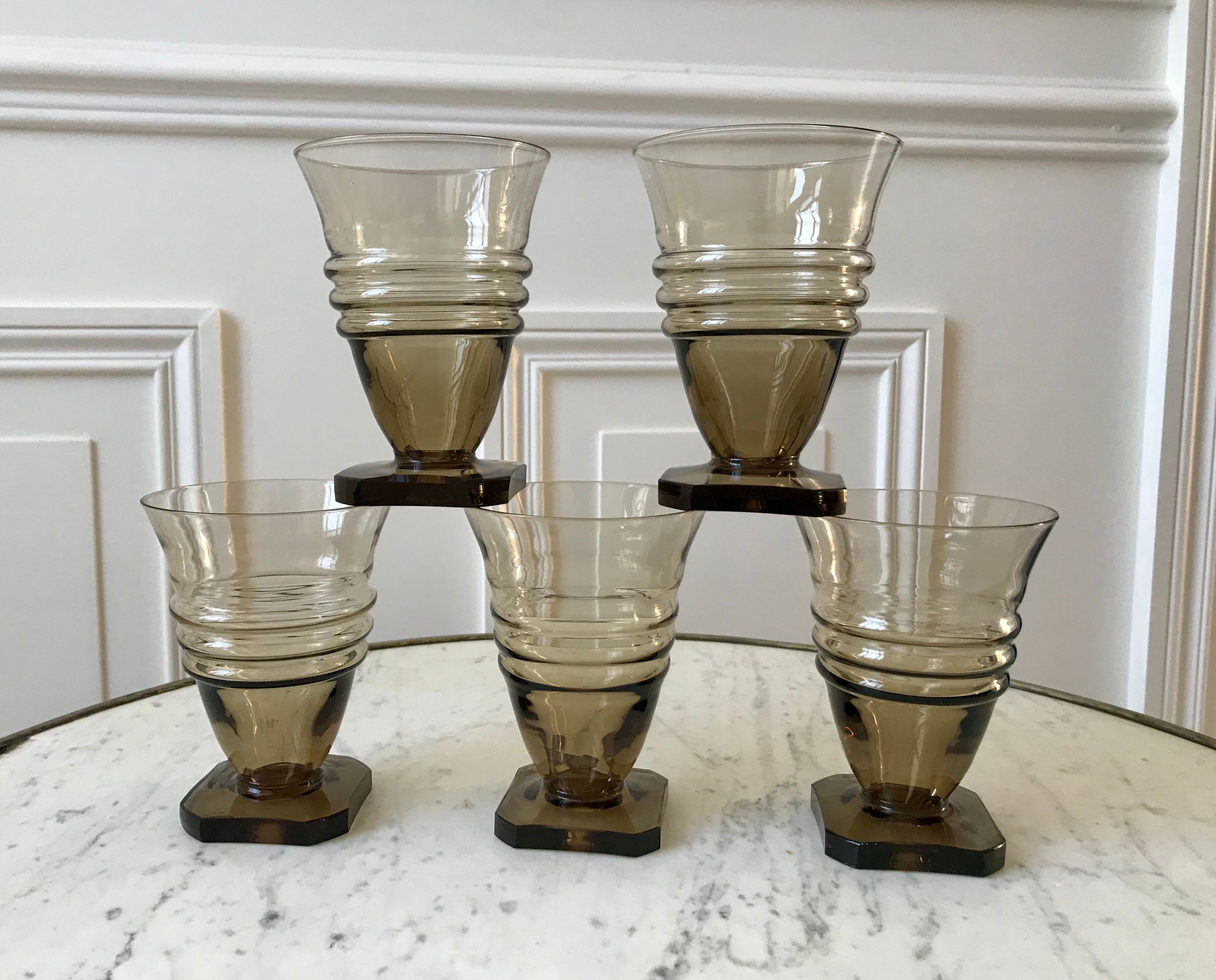 Set of 5 glasses in art deco smoked glass 30s