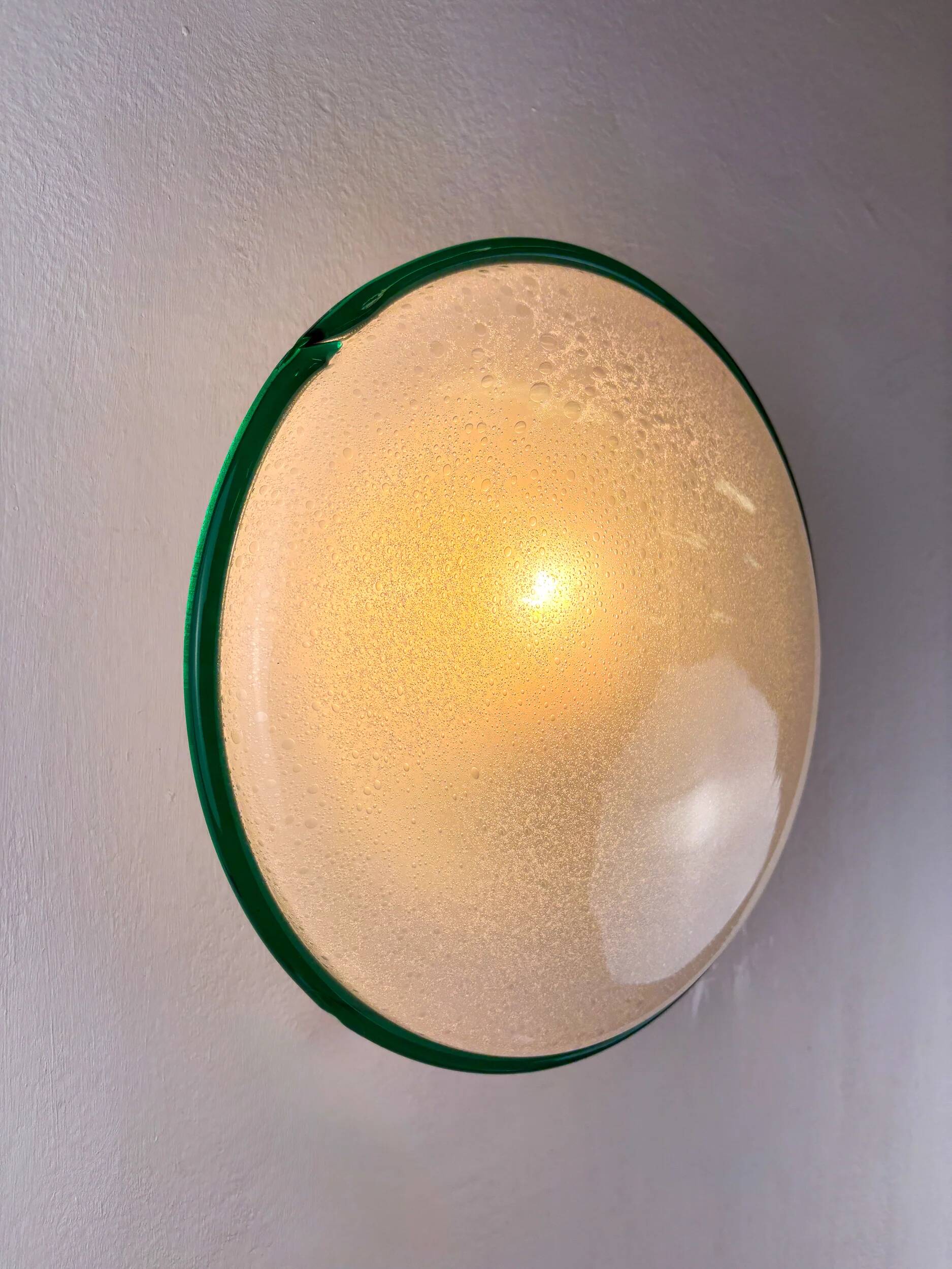 "Ronda" wall light by Leucos – green rim & frosted Murano glass, Italy 1970s