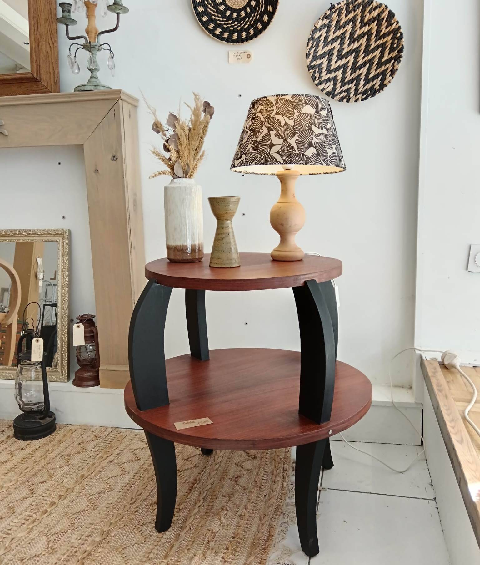 Table de salon ronde années 50 noir et bois