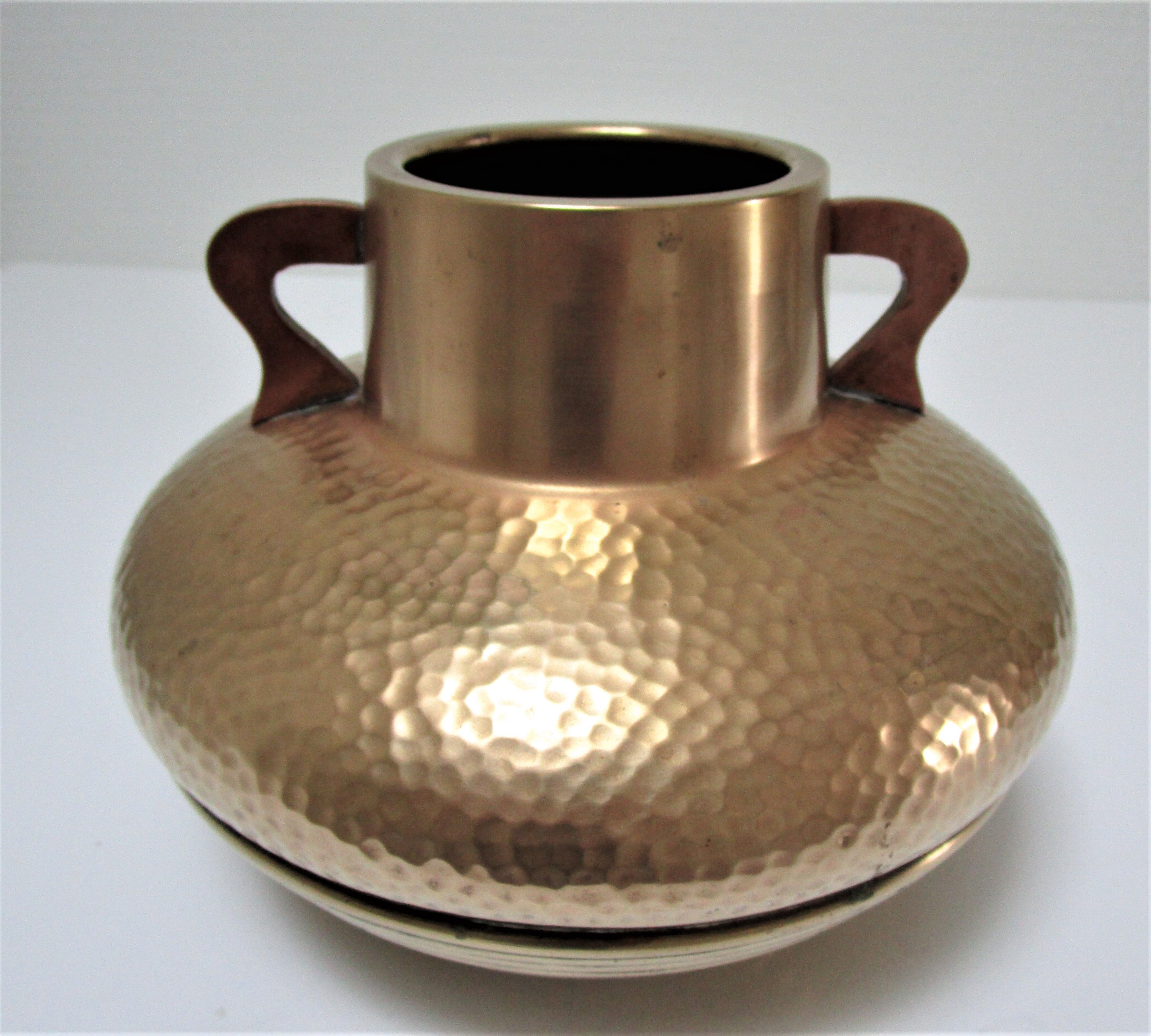 Vase pansu brass patinated vintage art deco style