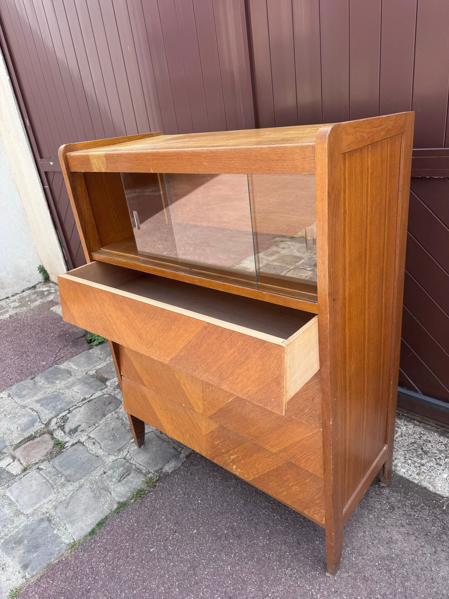 Glass cabinet