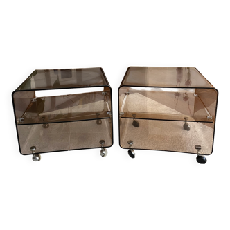 Lot de 2 tables basses en plexiglas fumé Michel Dumas pour Roche Bobois