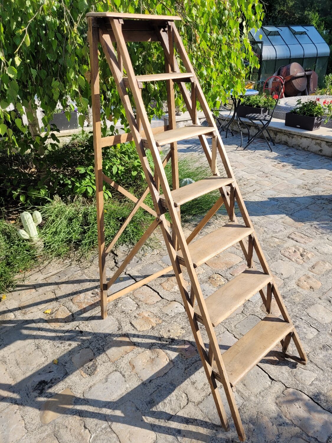 Painter's stepladder