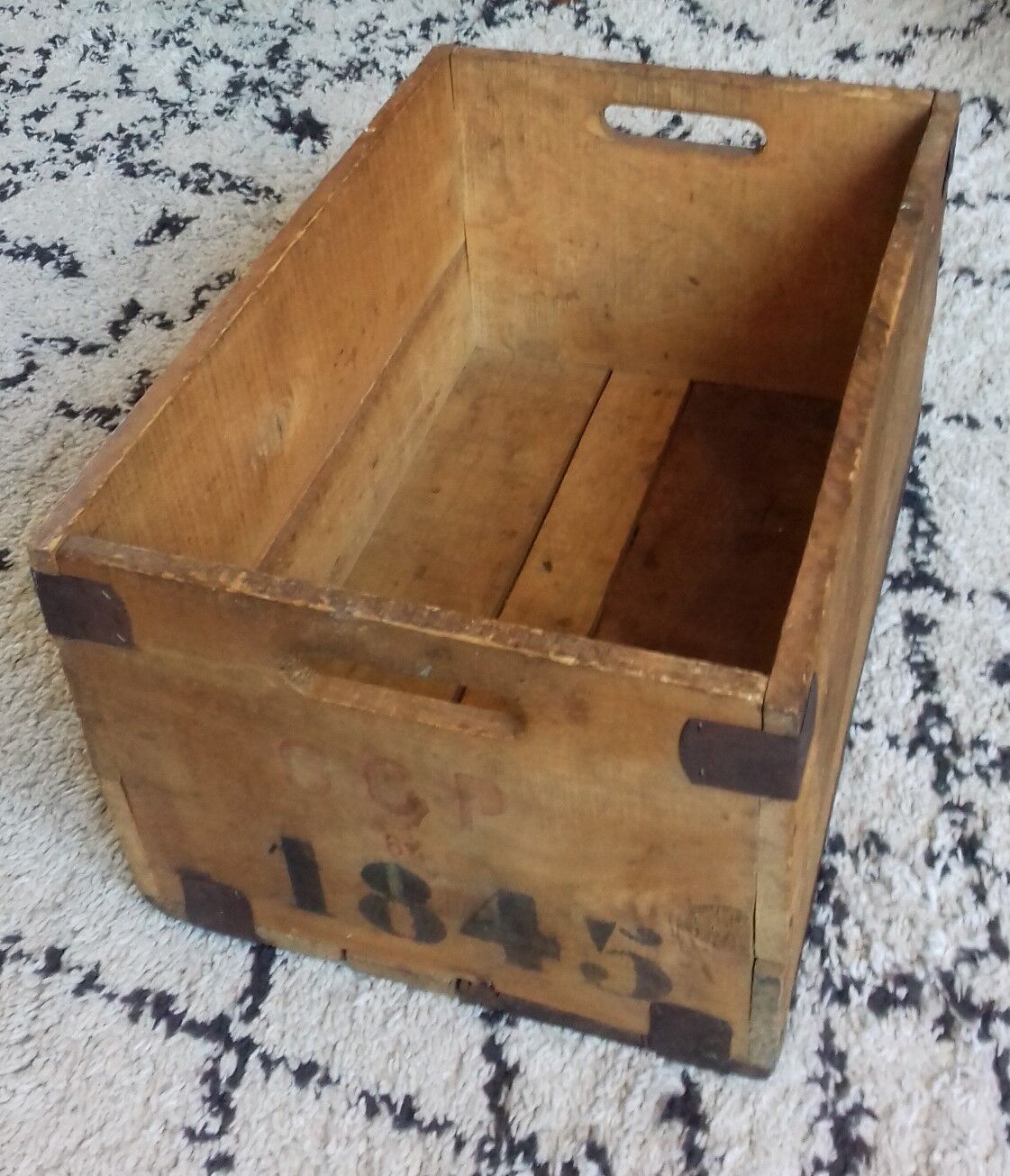 Caisse en bois encre noir rouge 1845