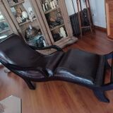 Superb antique chaise longue lounge chair in a colonial style