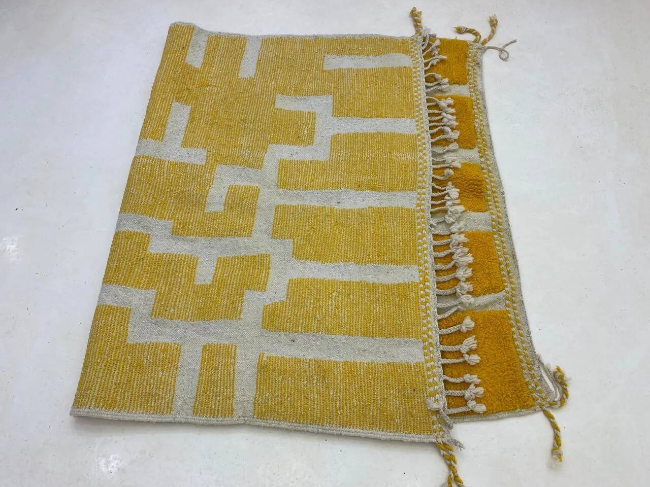 Unique natural wool Moroccan rug 3x2 m