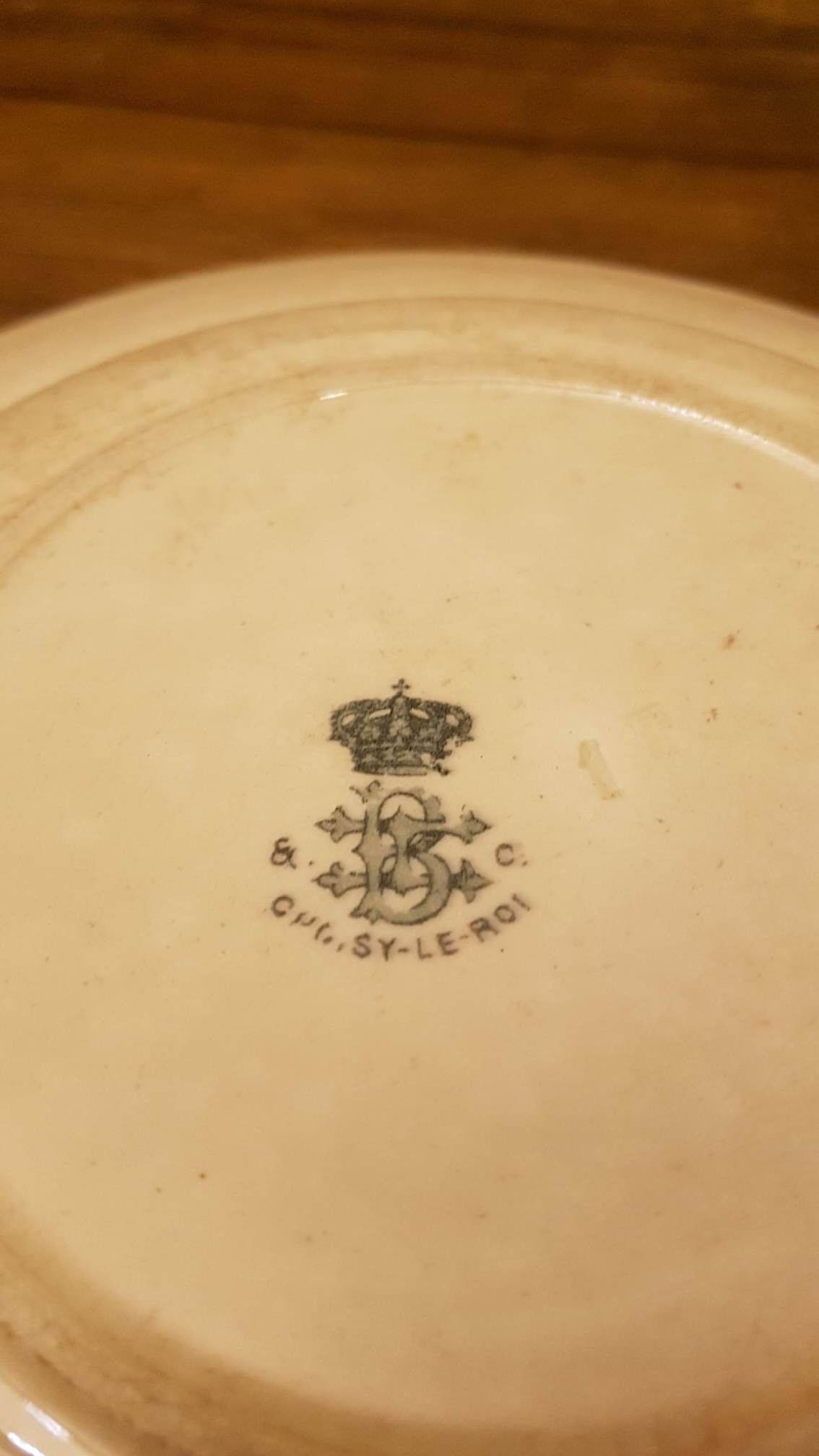 Iron Earth plate HB&C Choisy le Roi