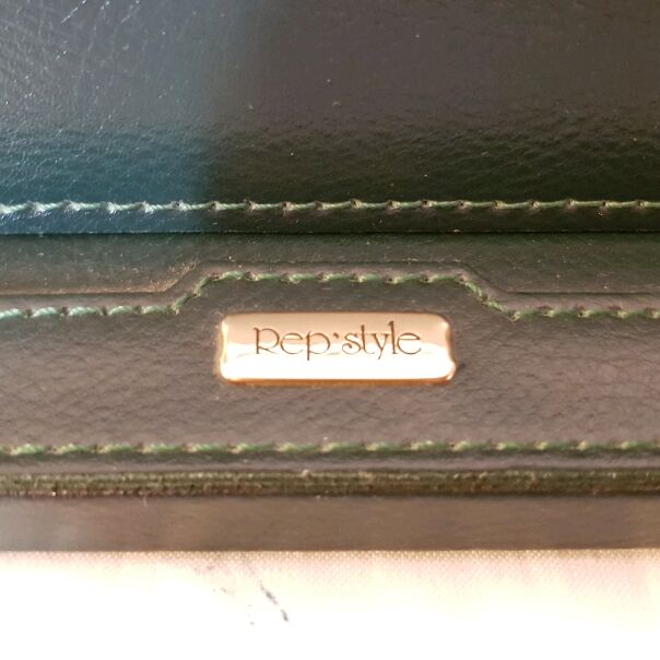 Porte lettres en cuir vert vintage