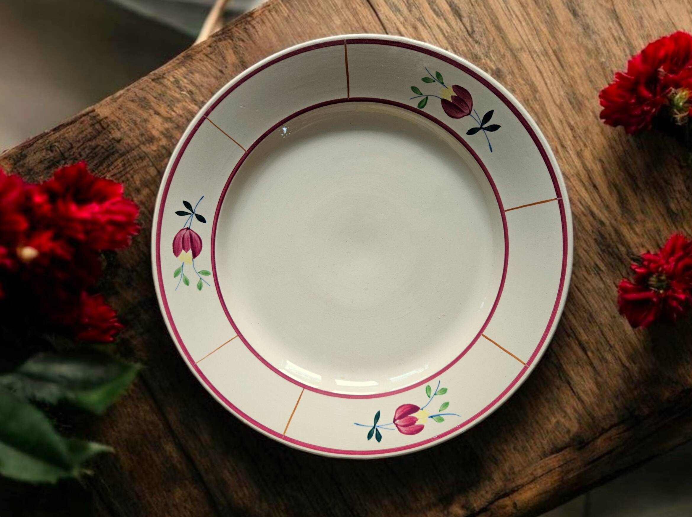 Antique serving platter in gien earthenware.