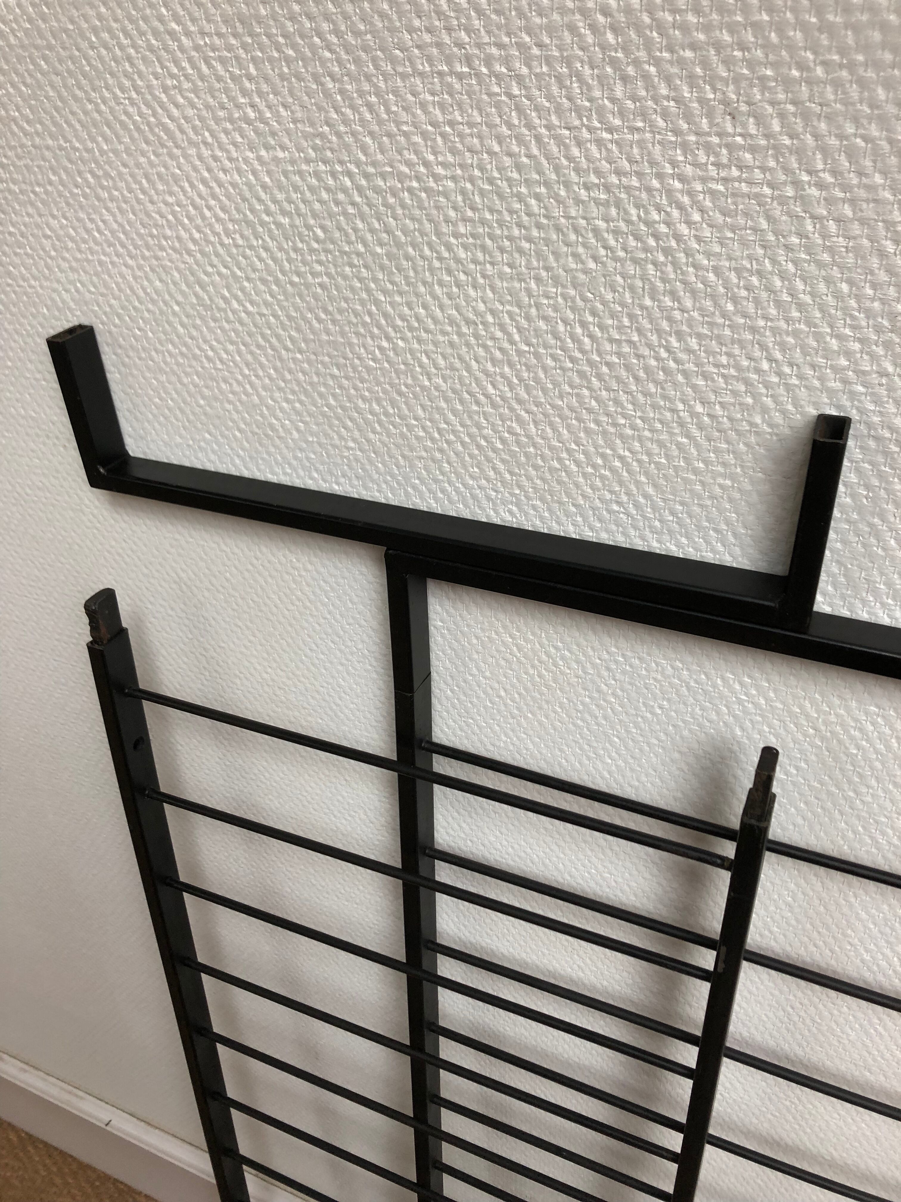 Wall-mounted sideboard