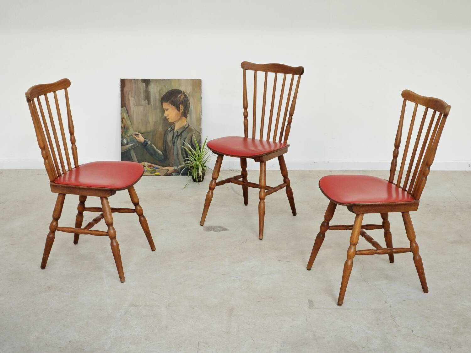 Lot de 3 chaises bois et skaï rougeTacoma par Baumann 1960