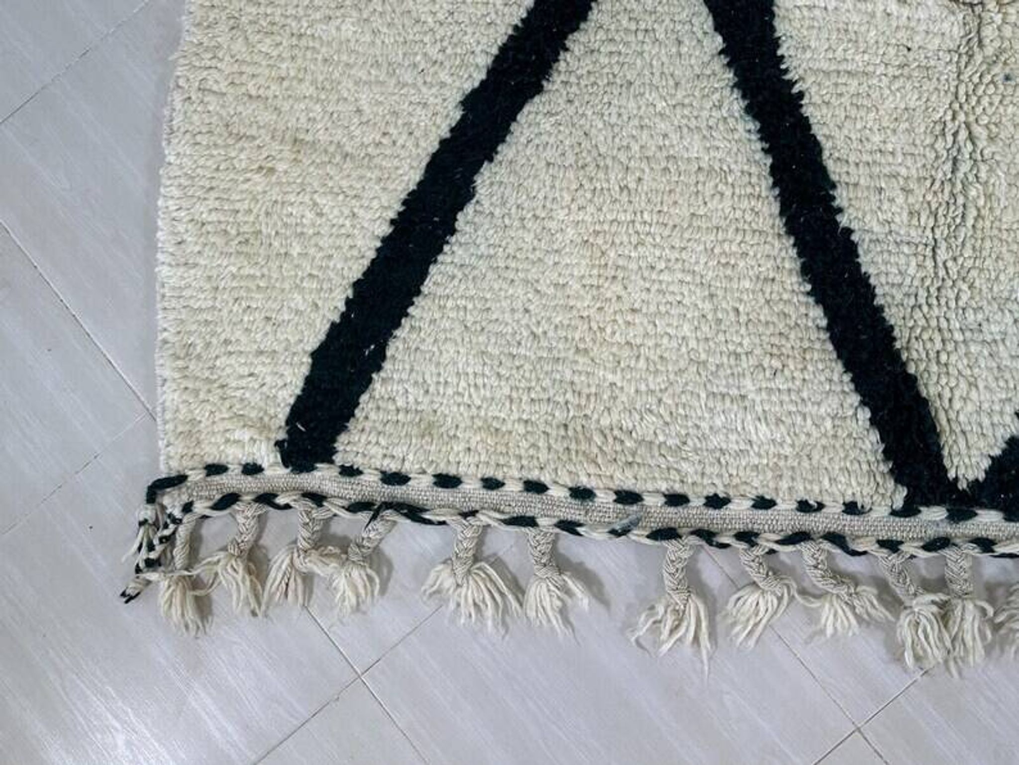 Handmade natural wool rug 250cm x 150cm