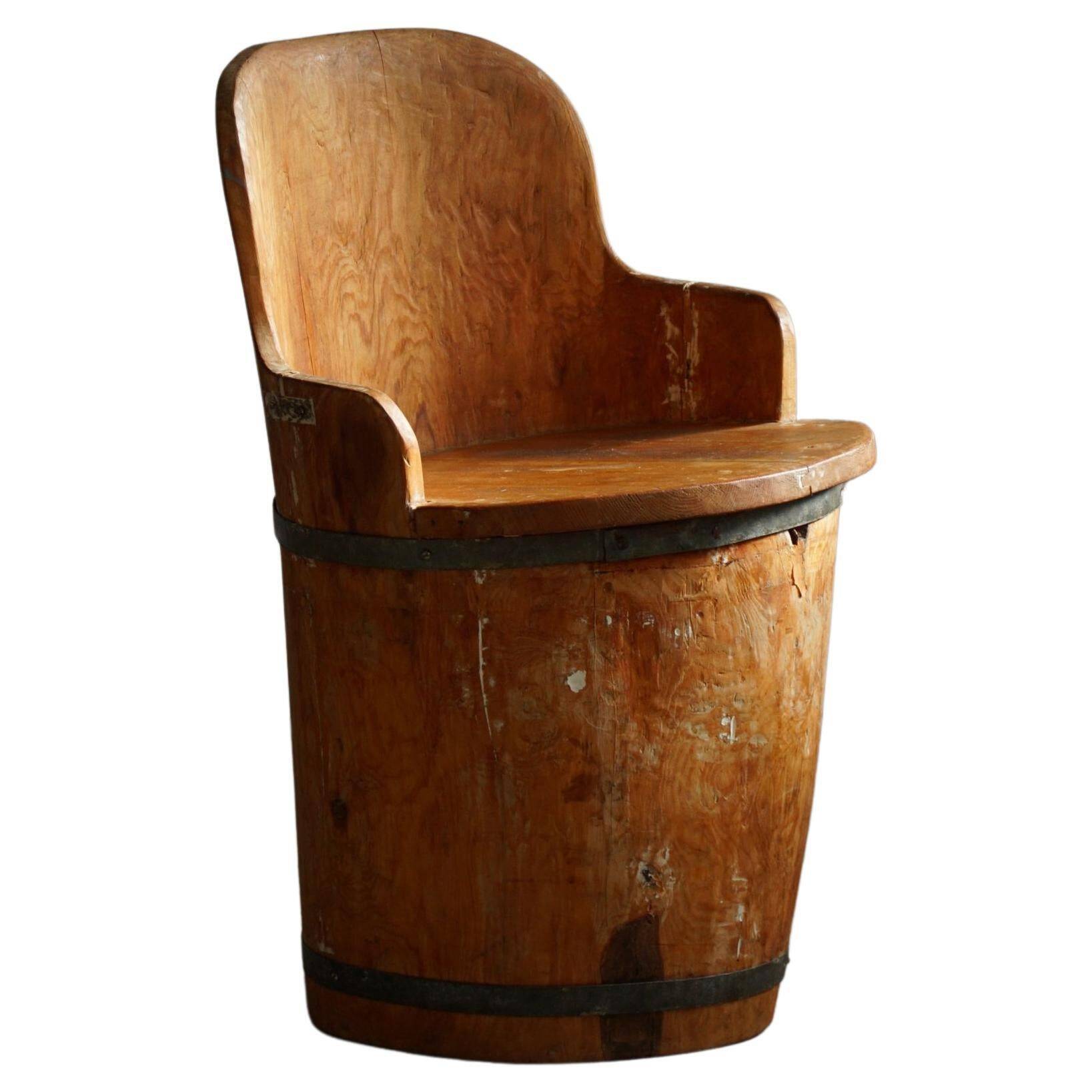 Wabi Sabi trunk armchair from the mid-20th century in pine, by a Swedish cabinetmaker, 1950s.