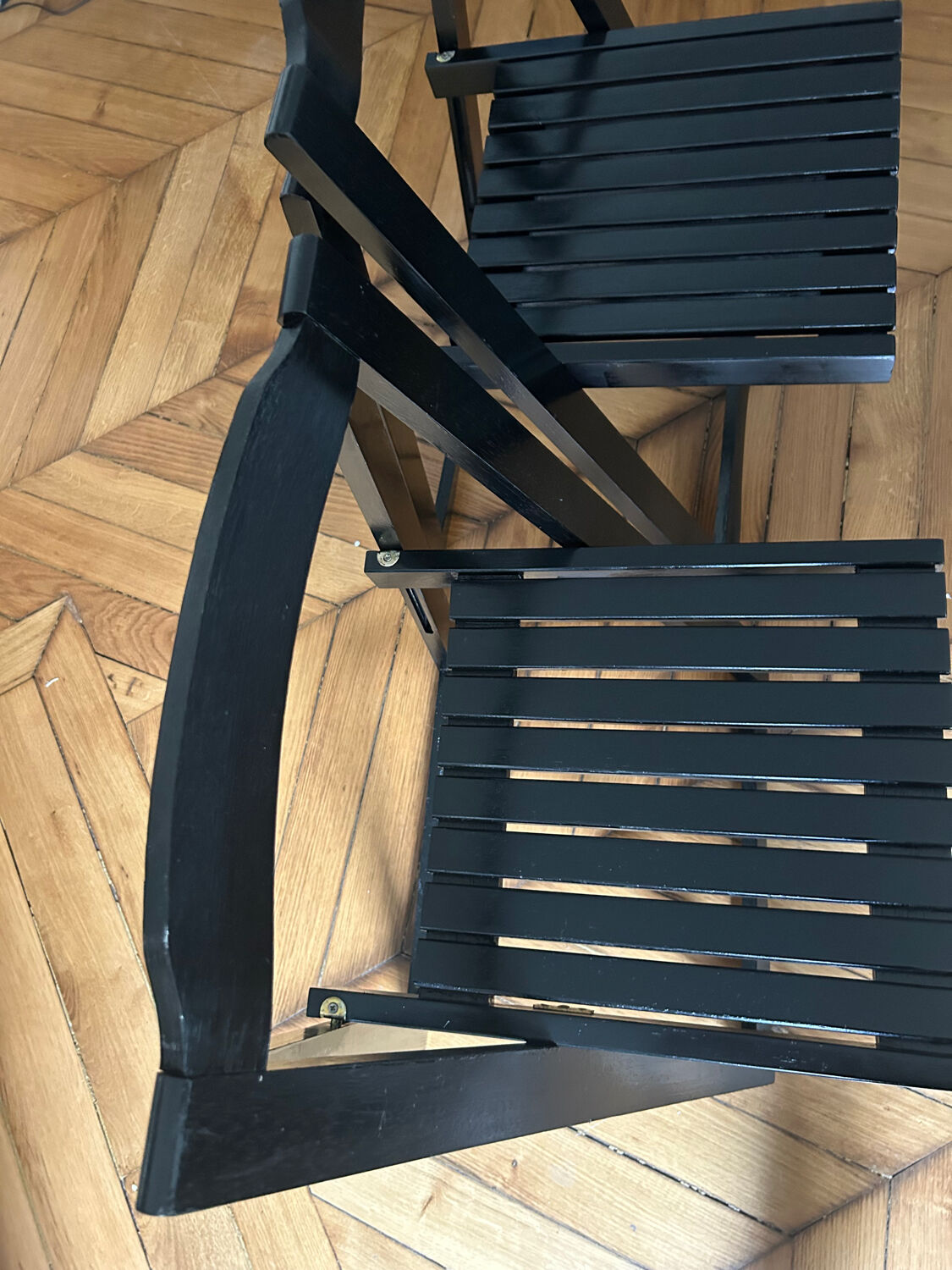 Set of 2 folding chairs in the style of Aldo Jacober.