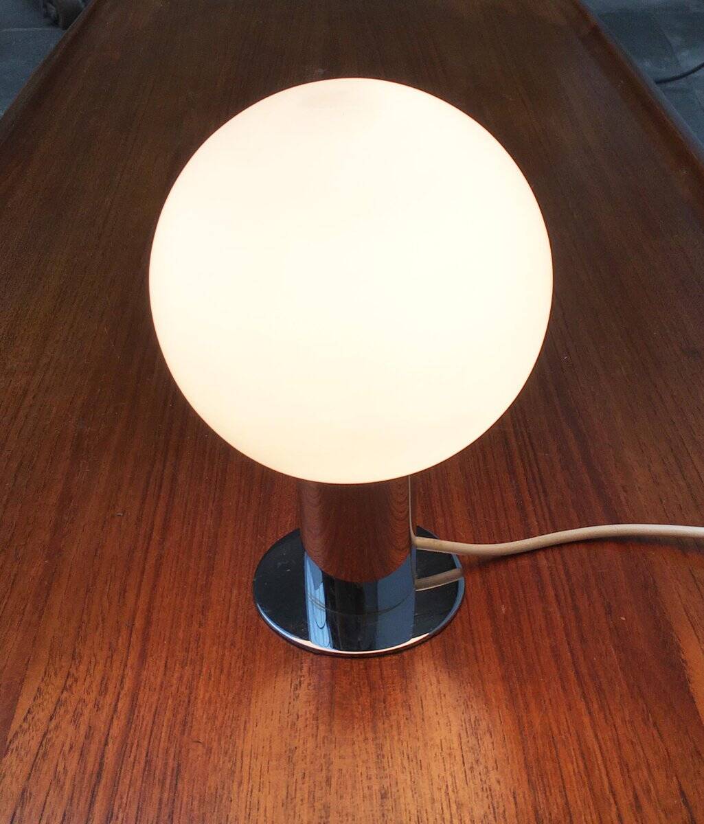 Lampe de table en chrome et verre de l'ère spatiale du milieu du siècle
