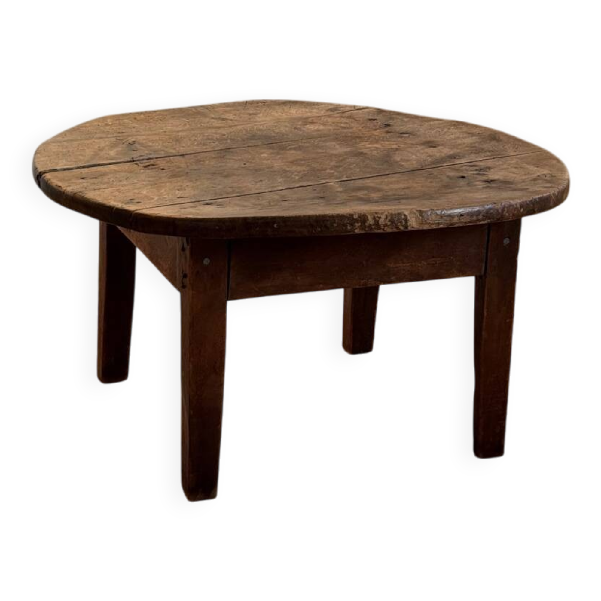 Round coffee table
