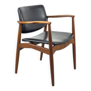 Fauteuil en teck danois par Erik Buch pour Ørum Møbelfabrik, années 1960.
