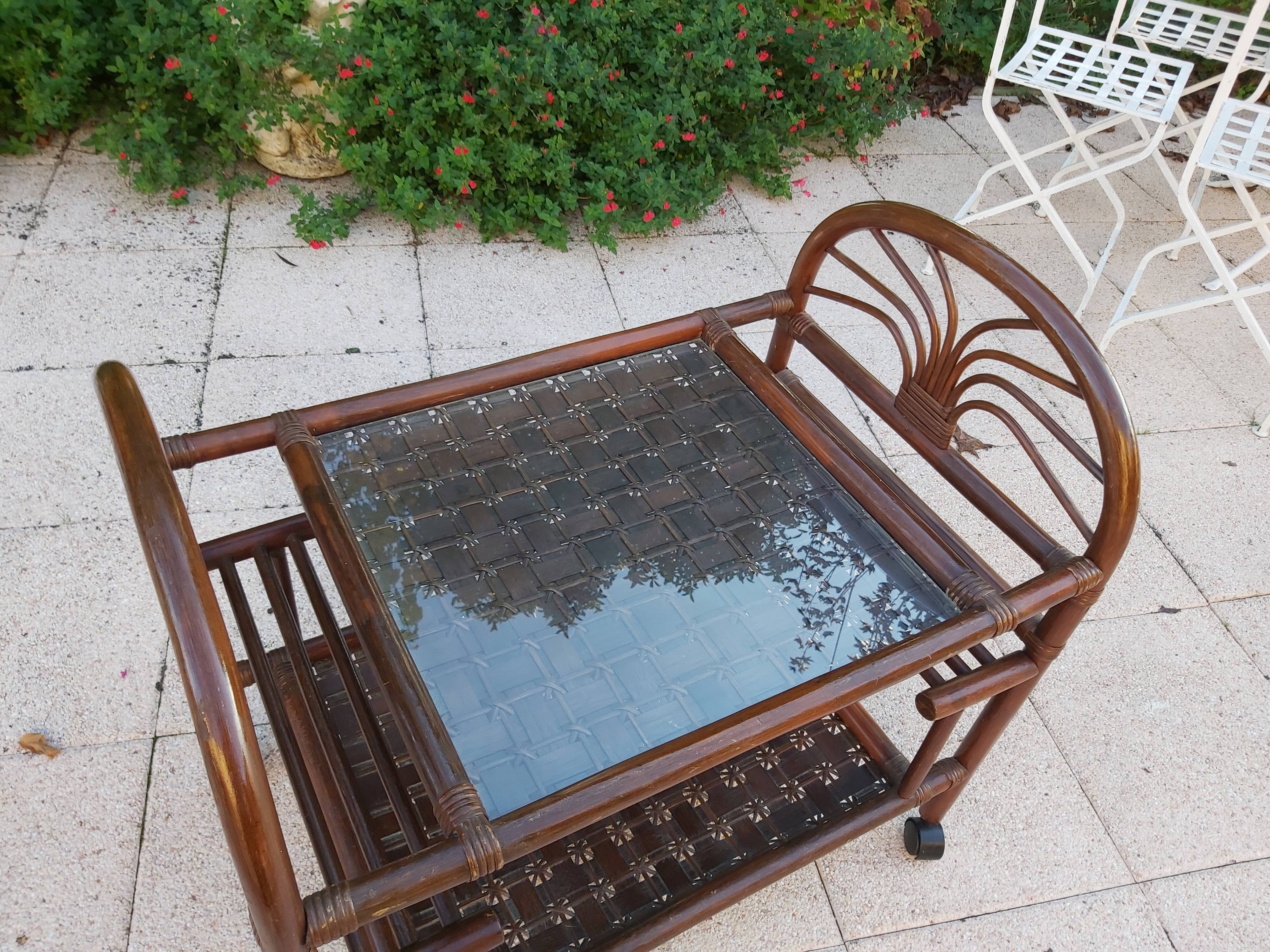 Rolling service in rattan and bamboo