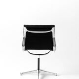 Eames aluminum group chair