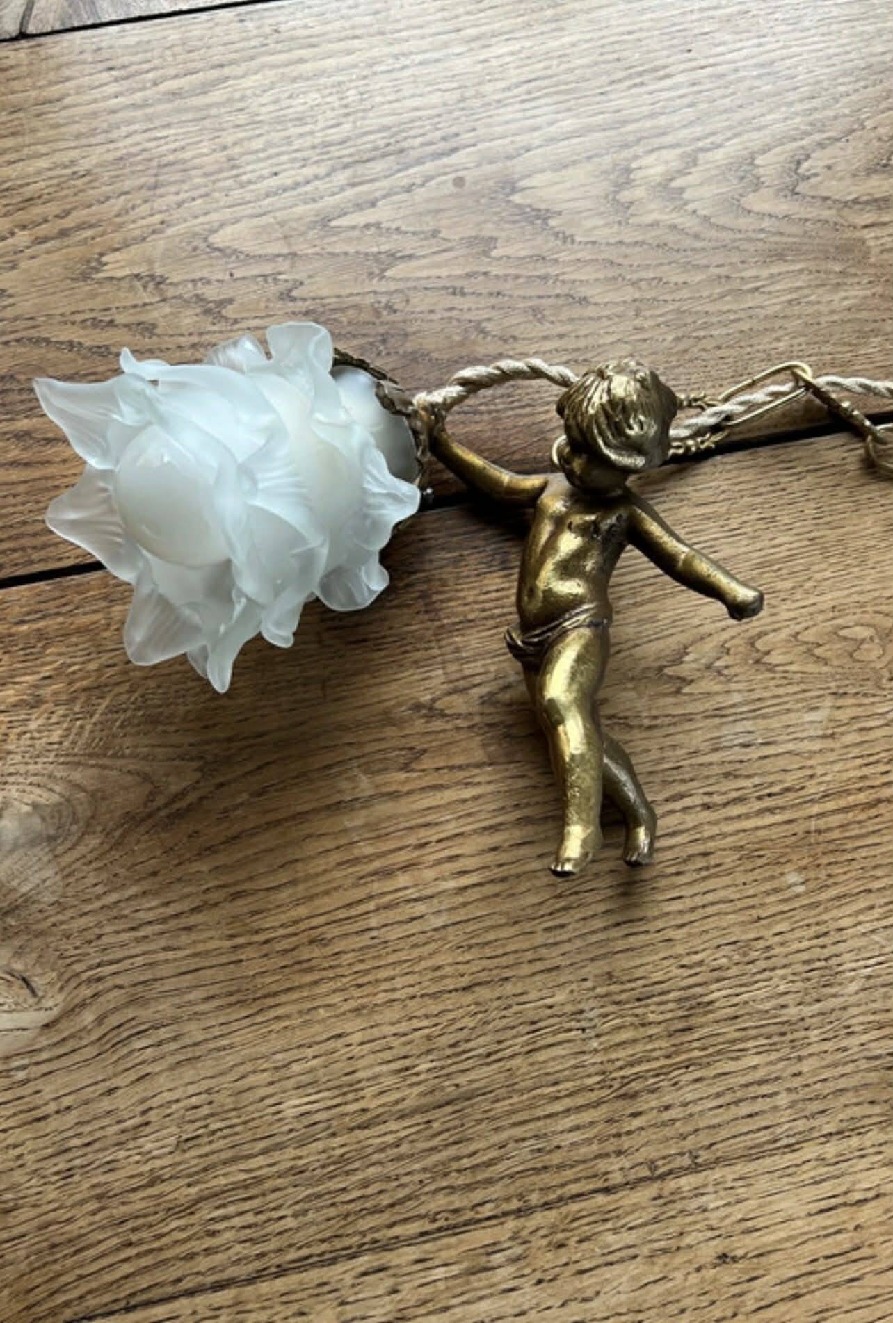 Suspension angelot in gilded bronze regulation – opaline tulip – restored